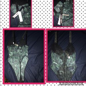 Victoria’s Secret V-wire Teddy